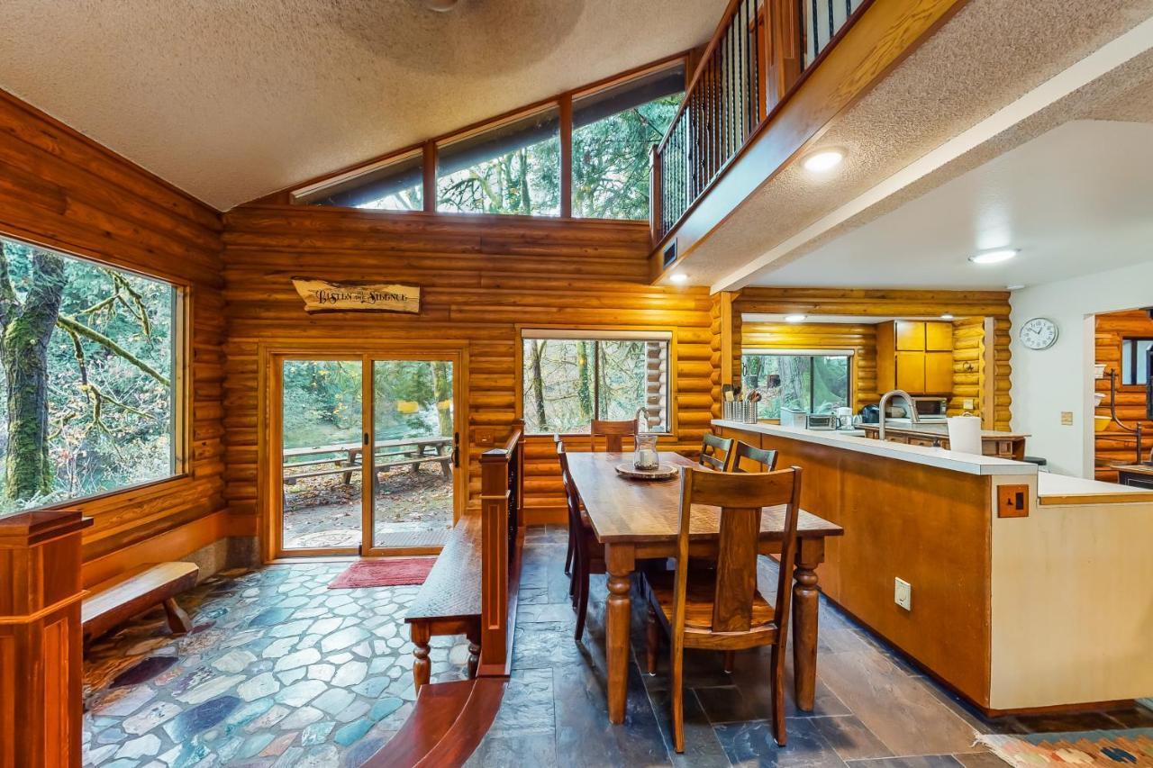 River Bend Lodge Washougal Екстериор снимка