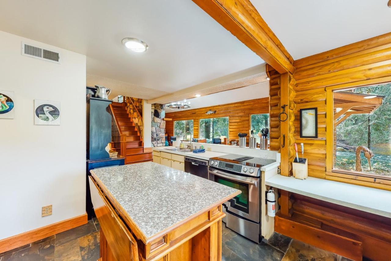 River Bend Lodge Washougal Екстериор снимка